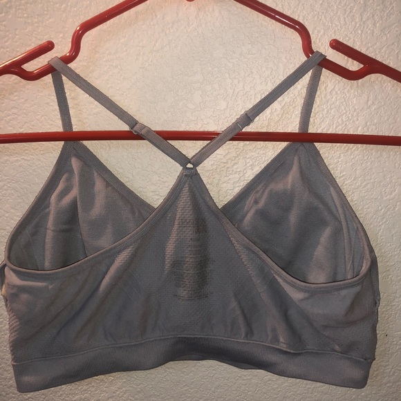 Grey sports bra, razor back - Picture 4 of 4